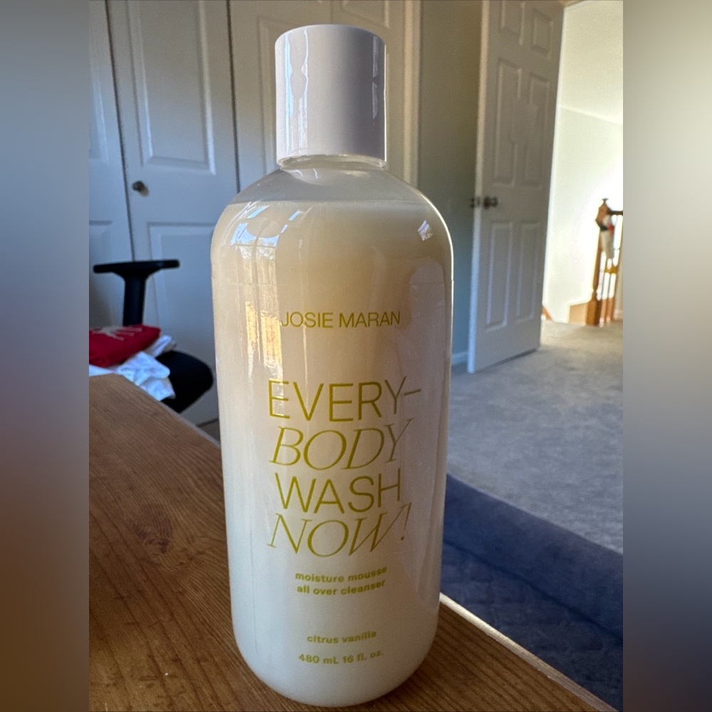 Josie Maran Citrus Vanilla Body Wash 16 oz